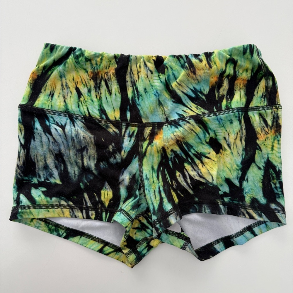 FLEO Shorts - Picture 2 of 3